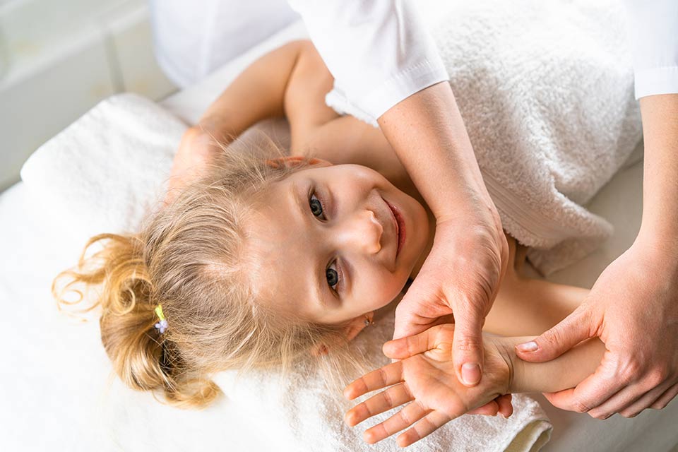 Séance d'ostéopathie maman-bébé et papa-bébé